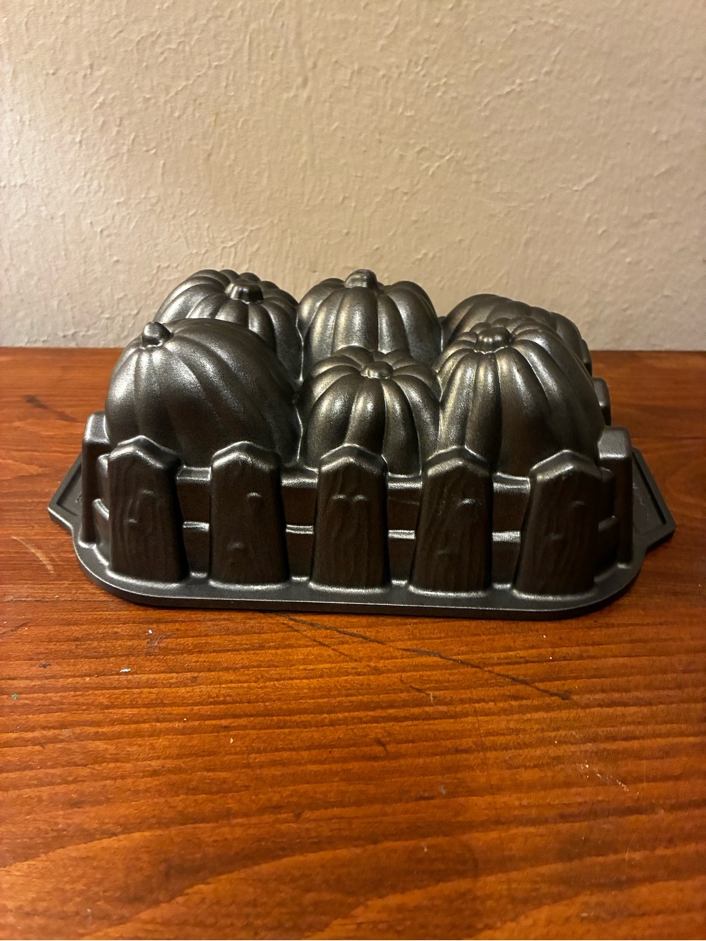 Williams Sonoma Nordic Ware Pumpkin Harvest Loaf Pan